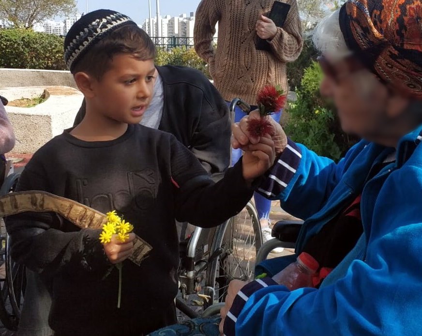 פעילות ילדים וקשישים באשקלון